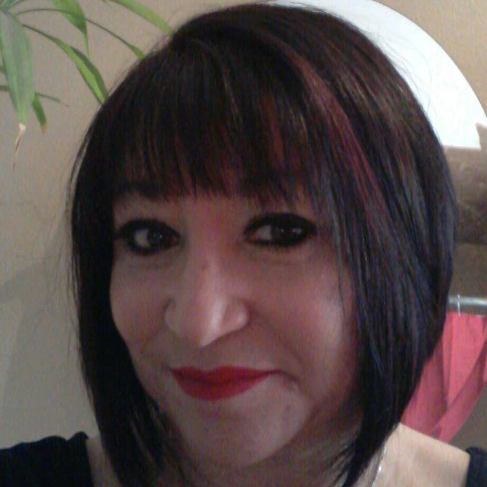 Meet your Posher, Corina